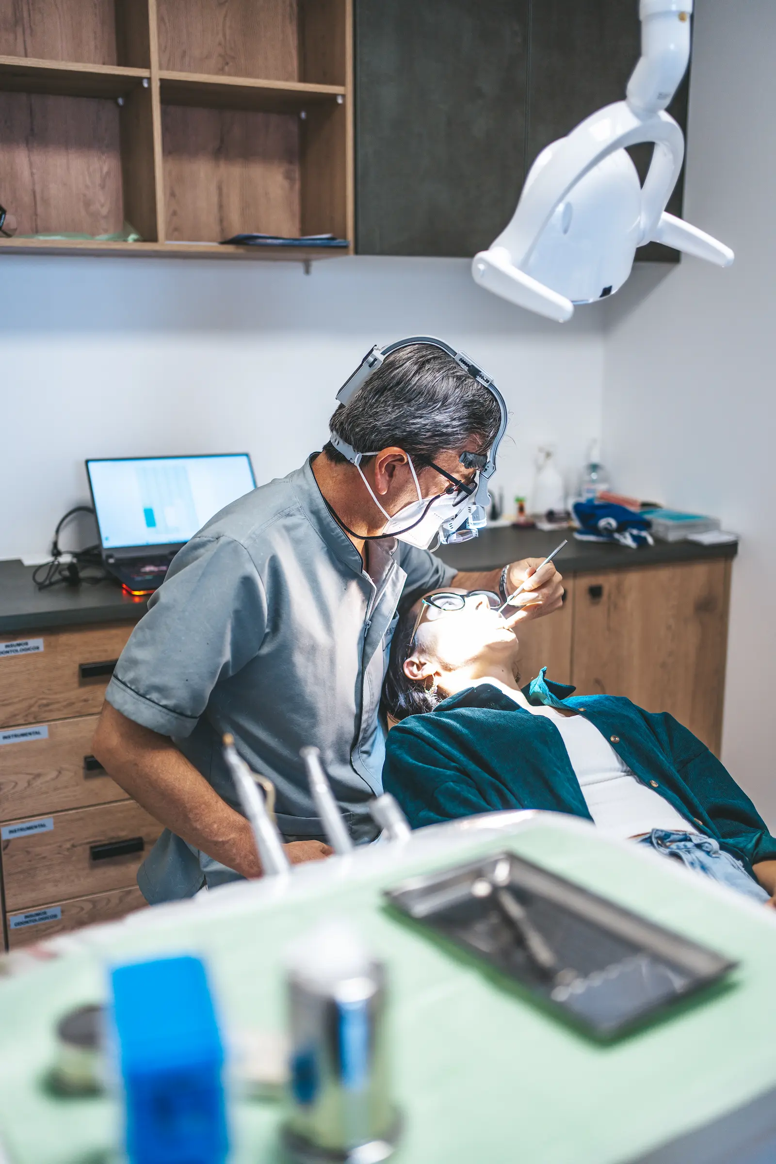 Equipo clínico de Dentimagen recibiendo pacientes